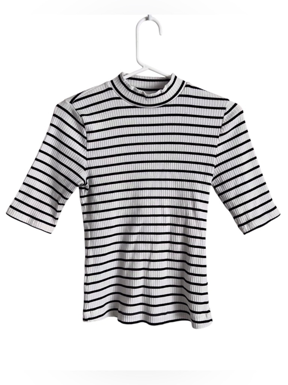 Old Navy Stripe Mock Neck Short Sleeve Rib Top Black White Preppy Coastal Medium